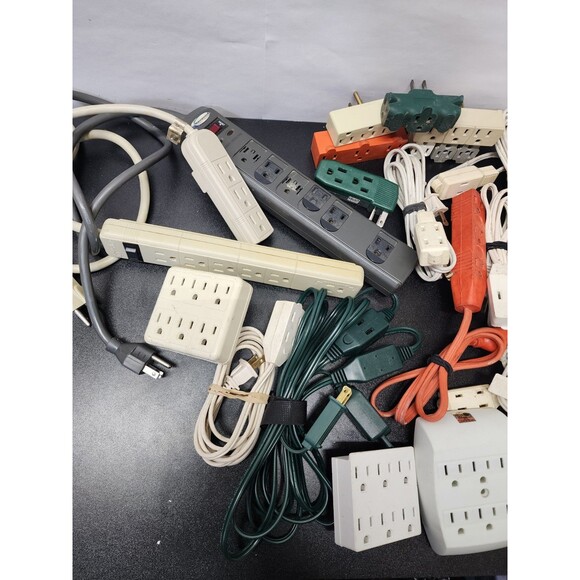 ⚡🔌Power bar With Vintage Lot Of 25 Outlet Electrical Adapters Converters ⚡🔌 - Picture 5 of 7
